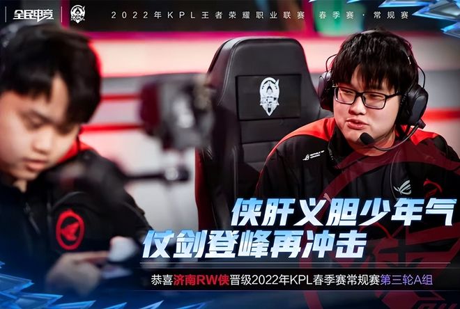 他在细致地 他在细致地