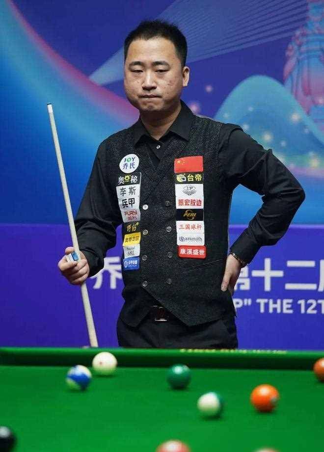 两位选手比 两位选手比