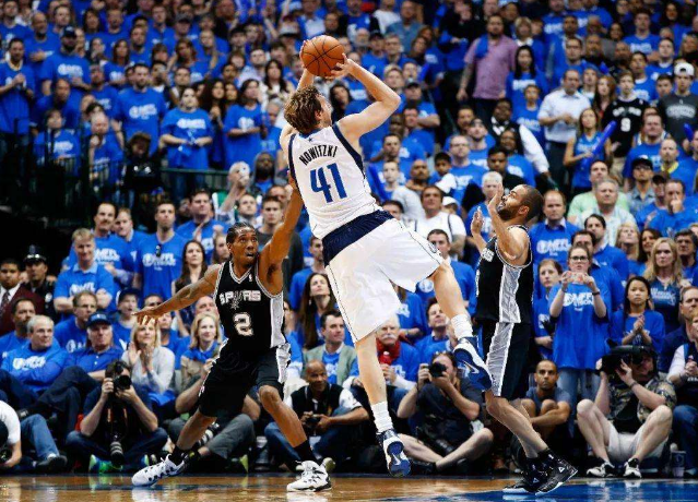 湖人在防守 湖人在防守