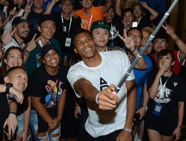 三人小组配 三人小组配